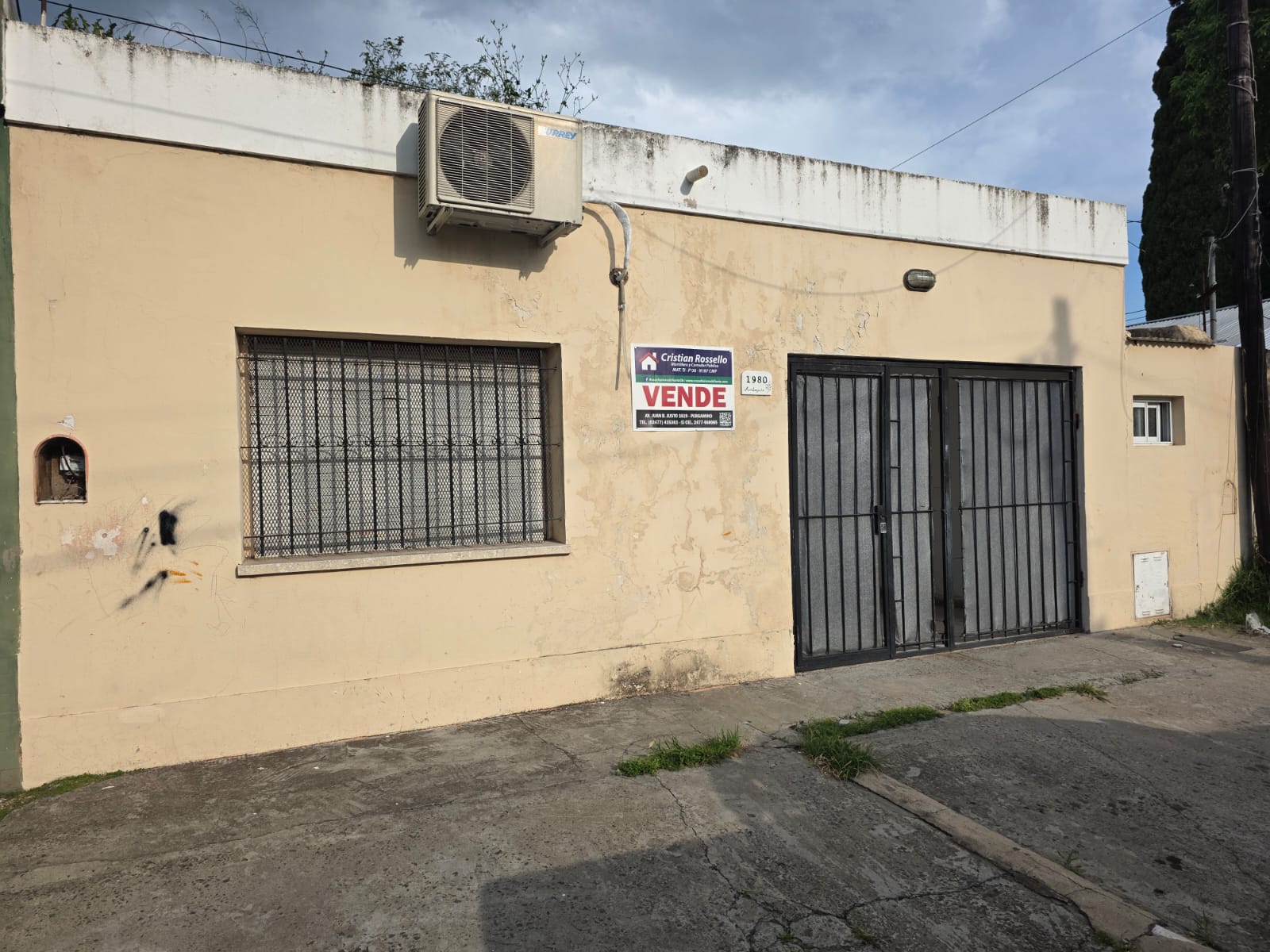  ¡Oportunidad única!   Casa en Venta en el corazón de Centenario